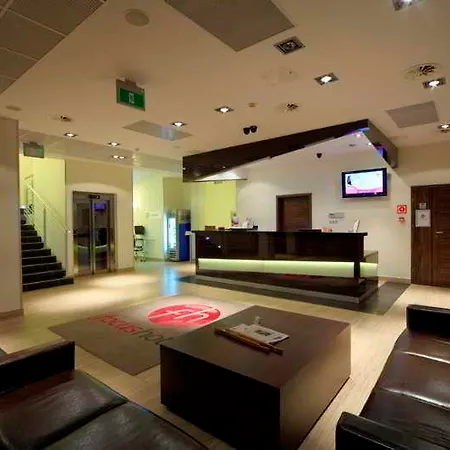 格但斯克福克斯酒店 3*